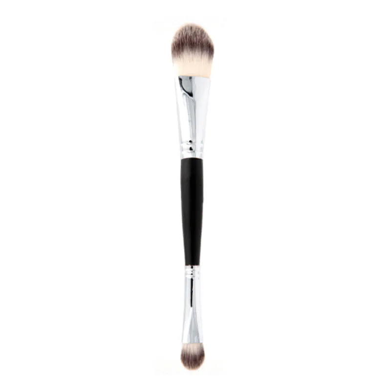 Crown Deluxe Foundation/Camouflage Brush - AC010