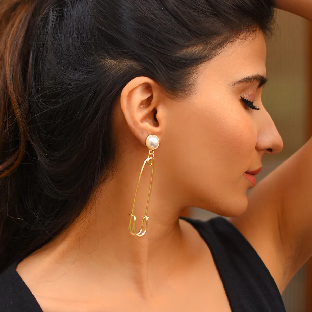 Toniq Gold Toned Safety Pin Shaped Drop Earrings