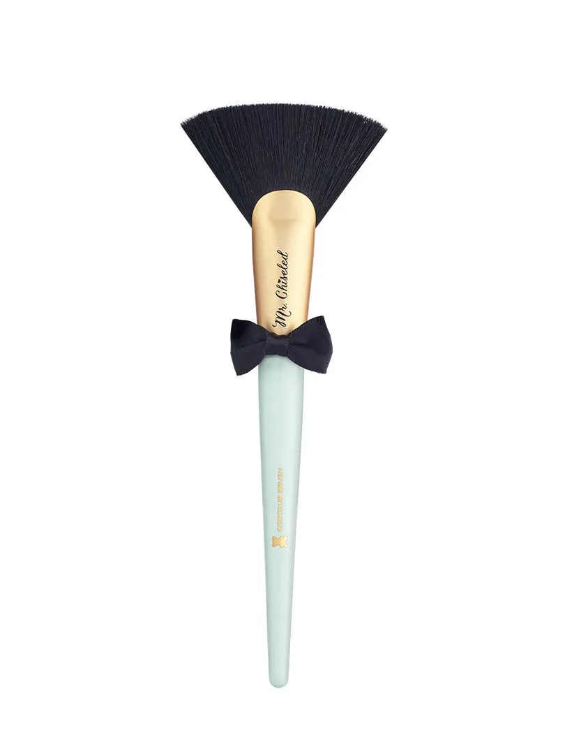 Too Faced Mr. Chiseled Contour Brush