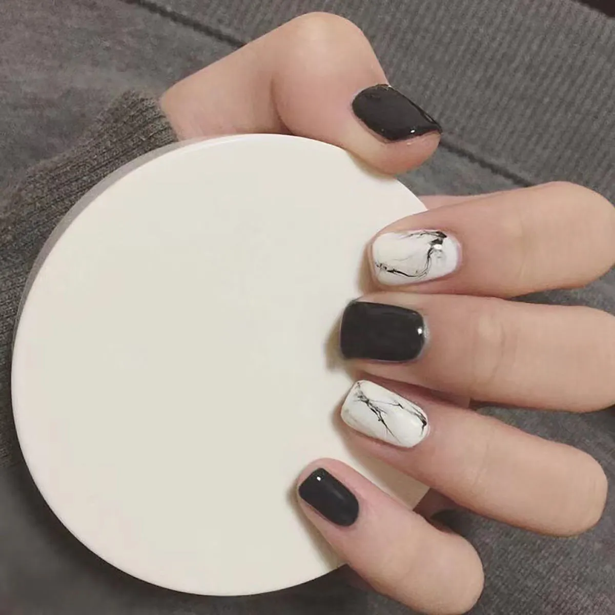 Pipa Bella by  Fashion Black and White Marble Stick On Nails